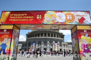 Մանուկների երազանքները՝ կավճանկարներով